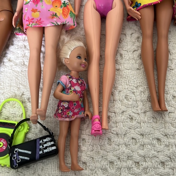 Barbie lot - Picture 4 of 5